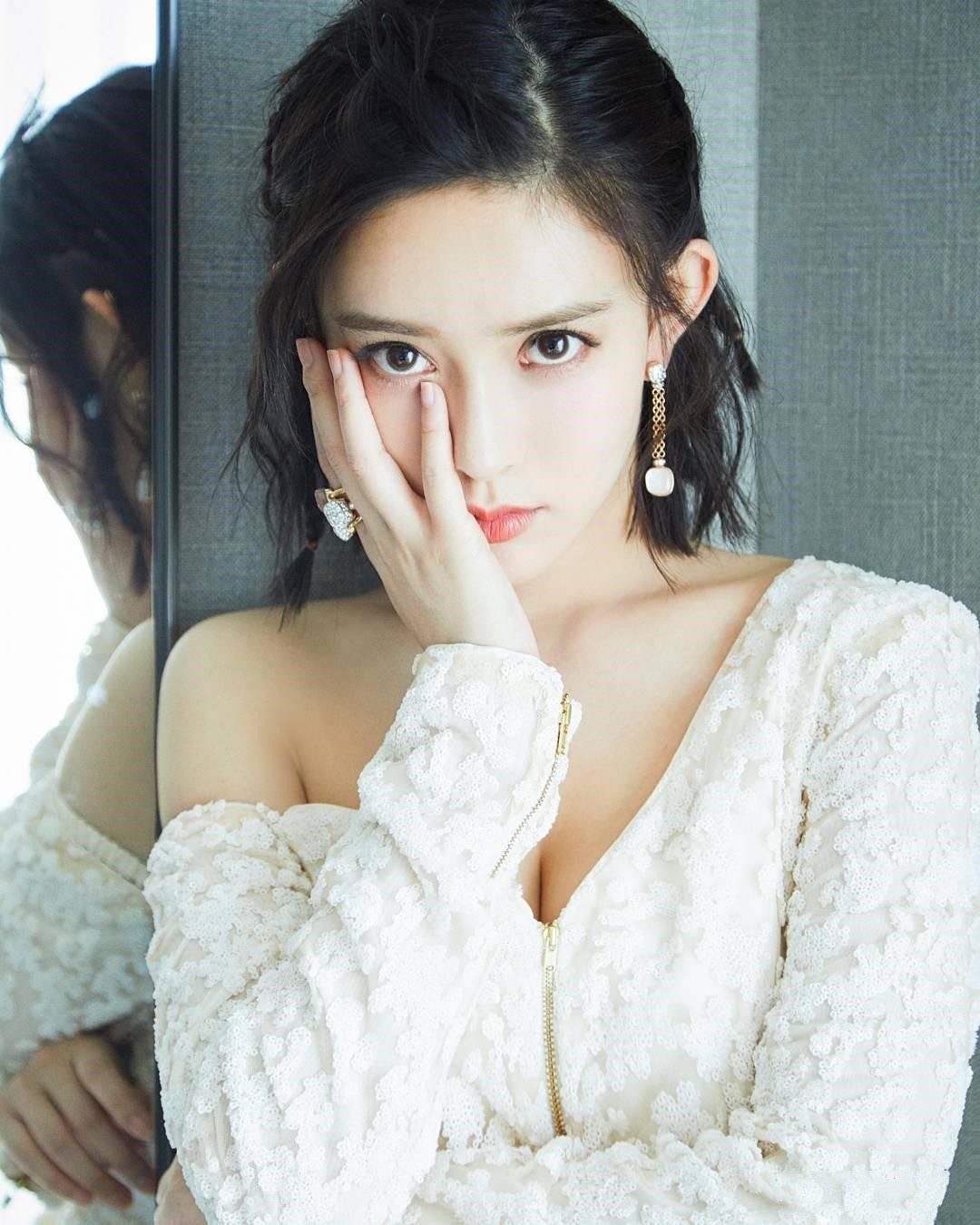 孟子义最近穿衣有点高调!