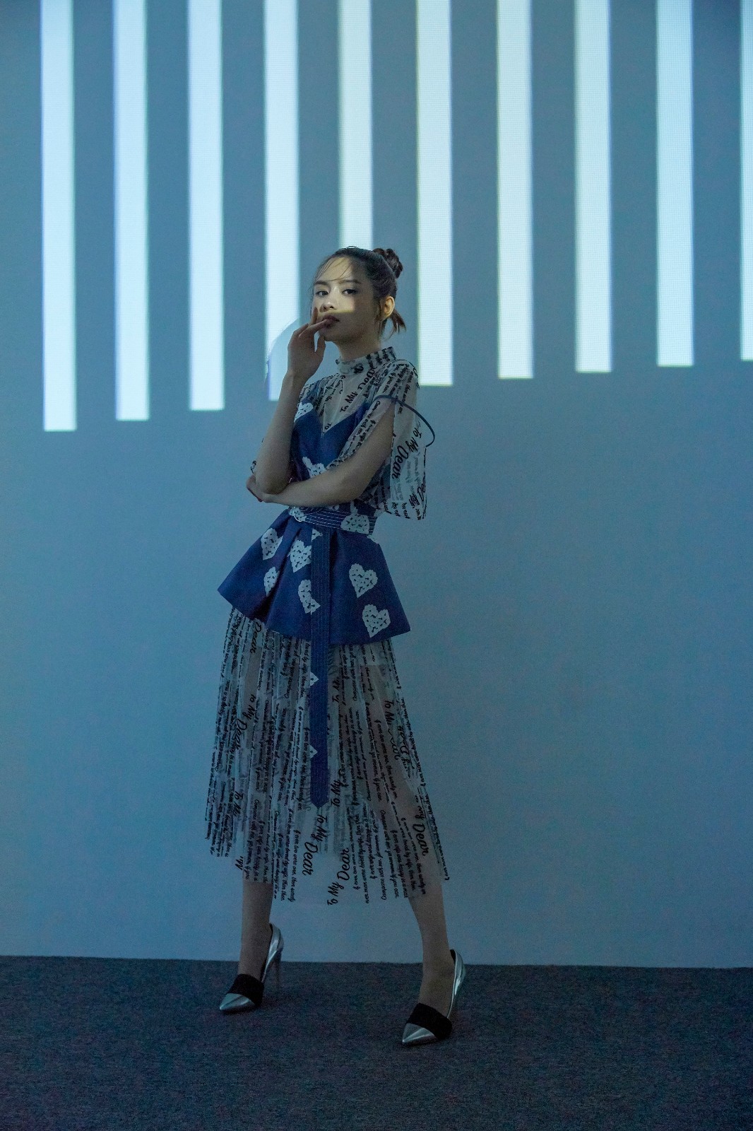 艾如夏日写真百变元气 还原飒爽灵动的长安千金