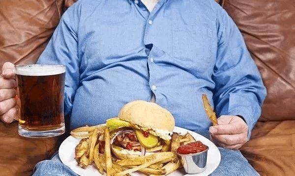 虚胖的人要减肥最好是改善自己的生活习惯,加强锻炼,调养好自己的身体