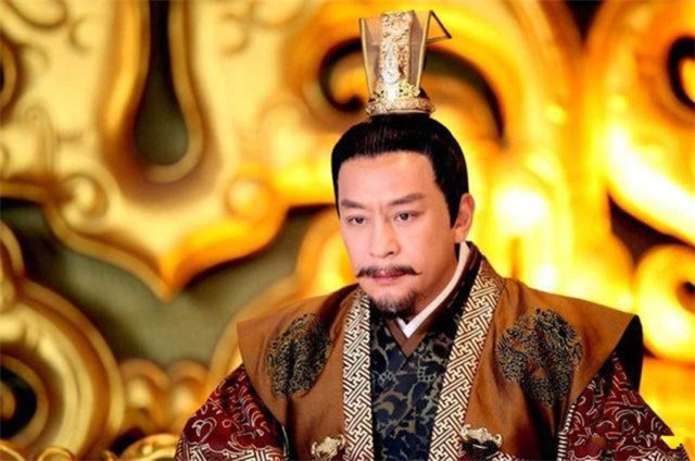 就这样迫不期待的让李重茂在灵柩前继位了,自己理所当然的成了皇太后