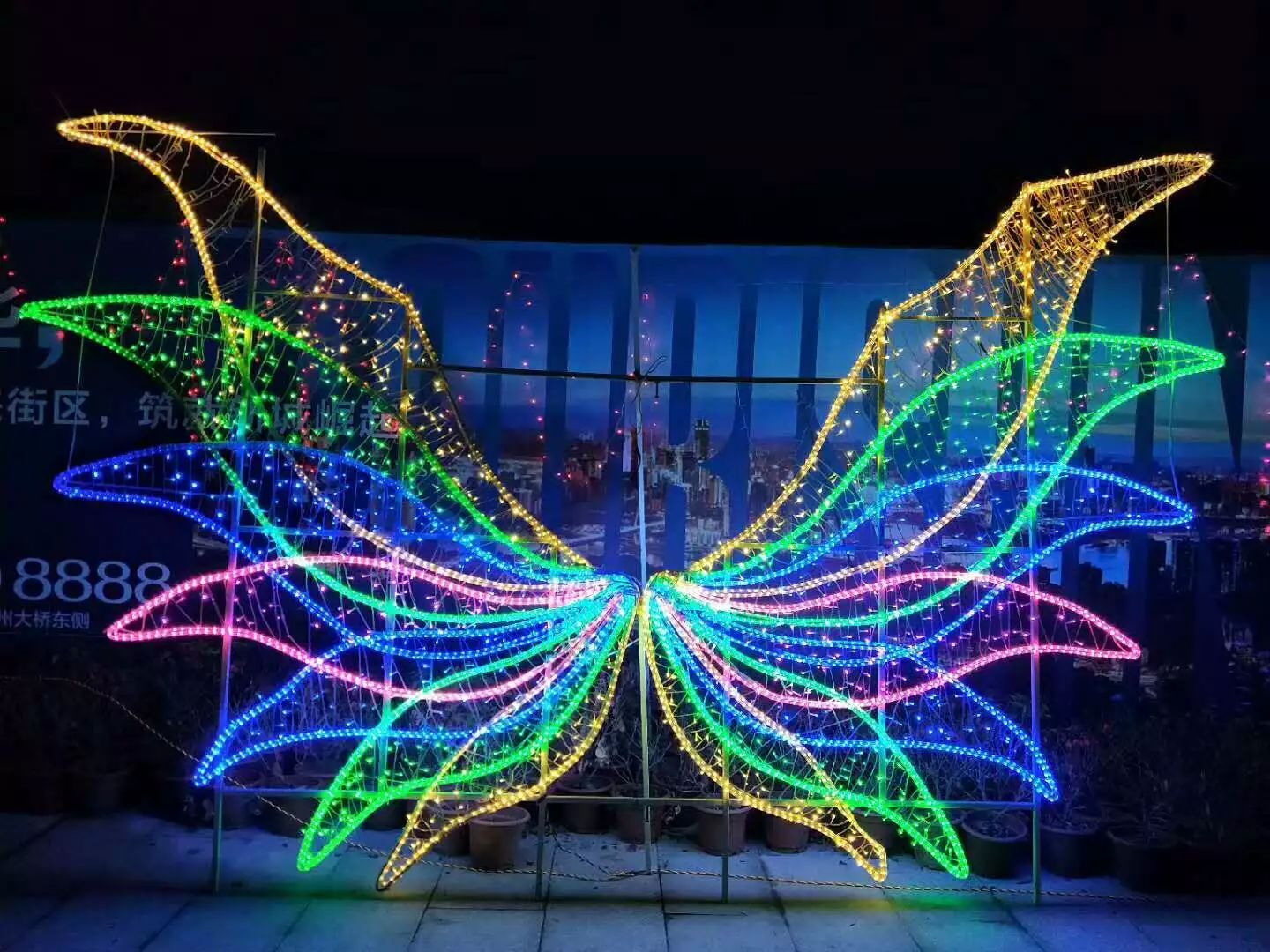 (灯光节实景图) 璀璨灯海,你会想起孩童时期抓的萤火虫?