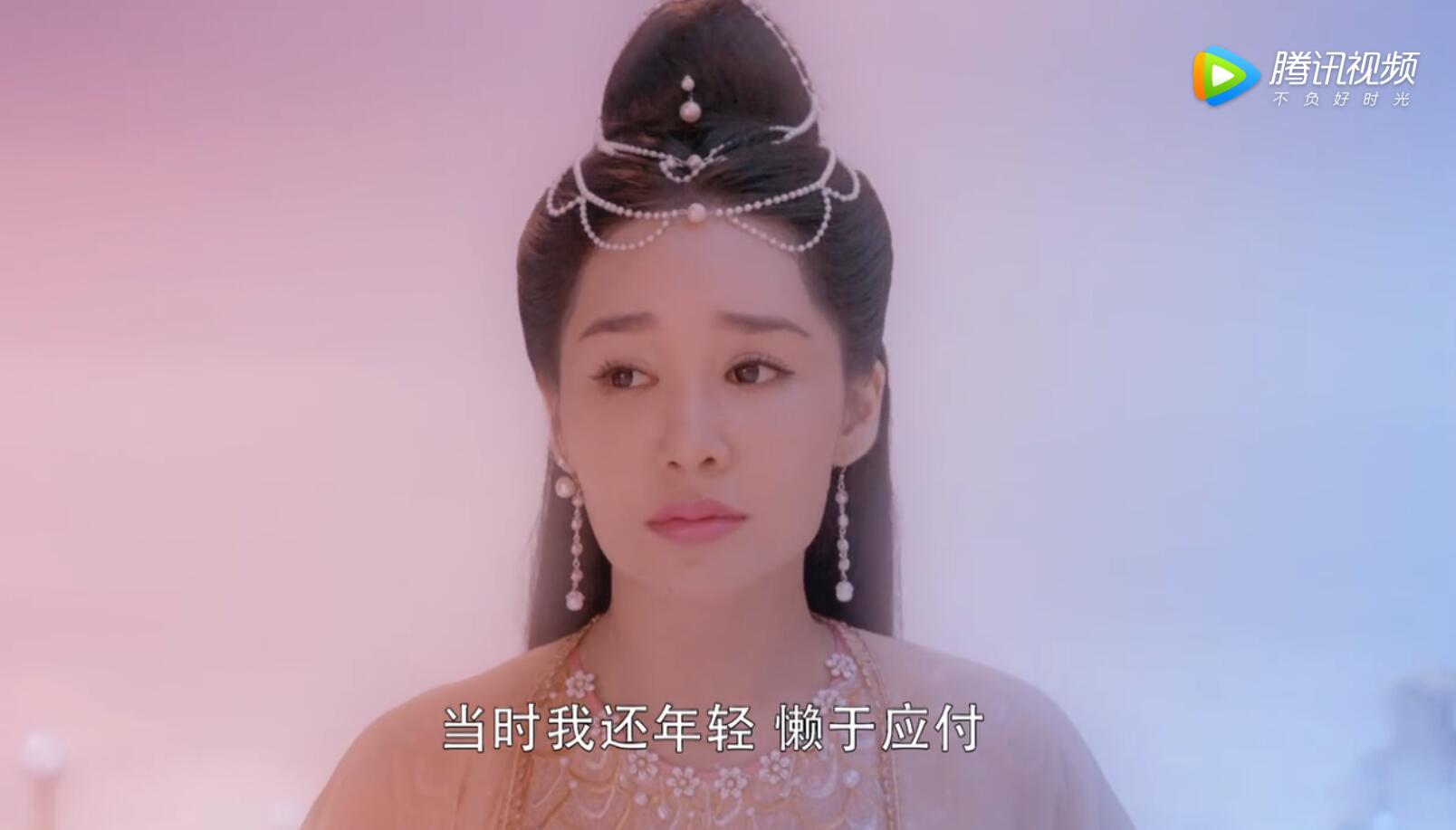 香蜜沉沉烬如霜中簌离有4个打扮,公主装最美,荷叶领很有妈妈味