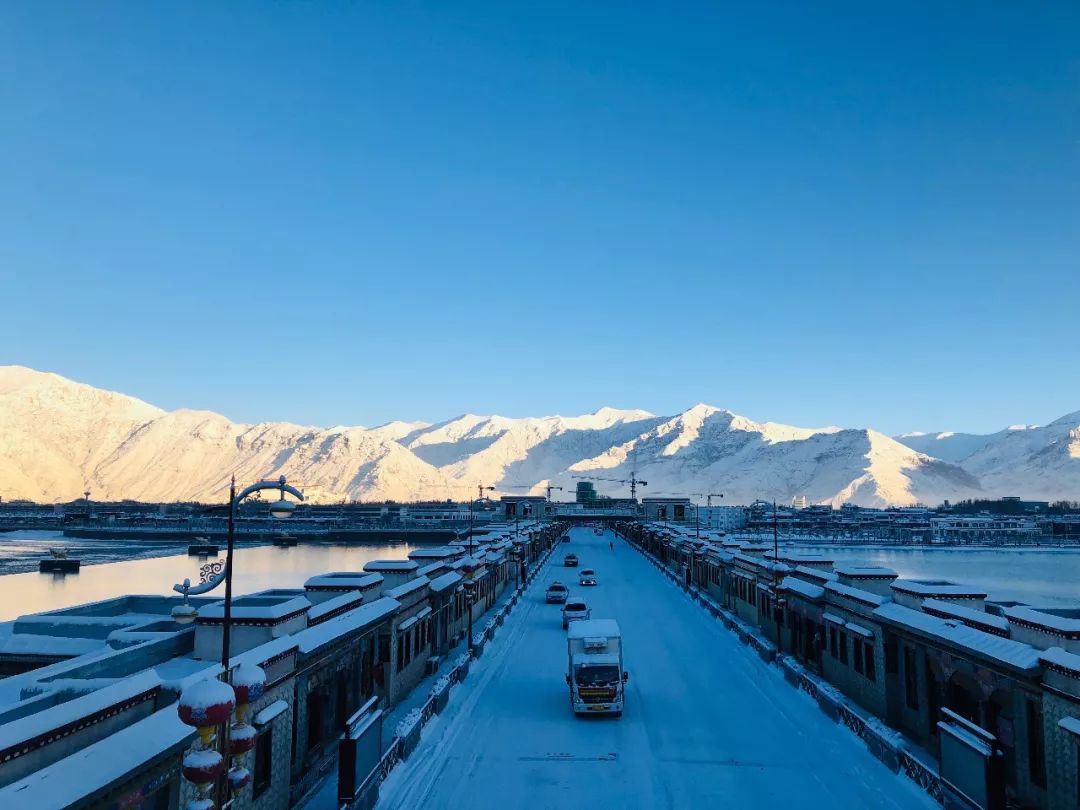 拉萨冬日的雪景,真的美!__凤凰网