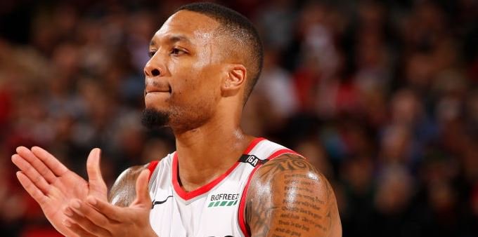 利拉德连线字母哥打出梦幻配合 雄鹿轻取对手豪取四连胜