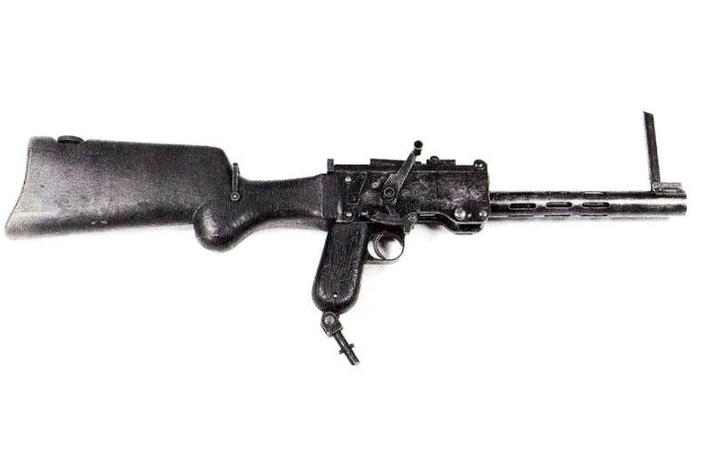 枪械是众多武器中的其中一员,可以分成冲锋枪,步枪,手枪等多个种类.