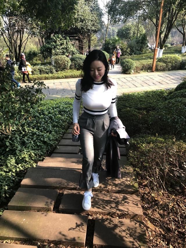 瑜伽女神蒋娉婷的生活照图片,身材果然不是盖的!