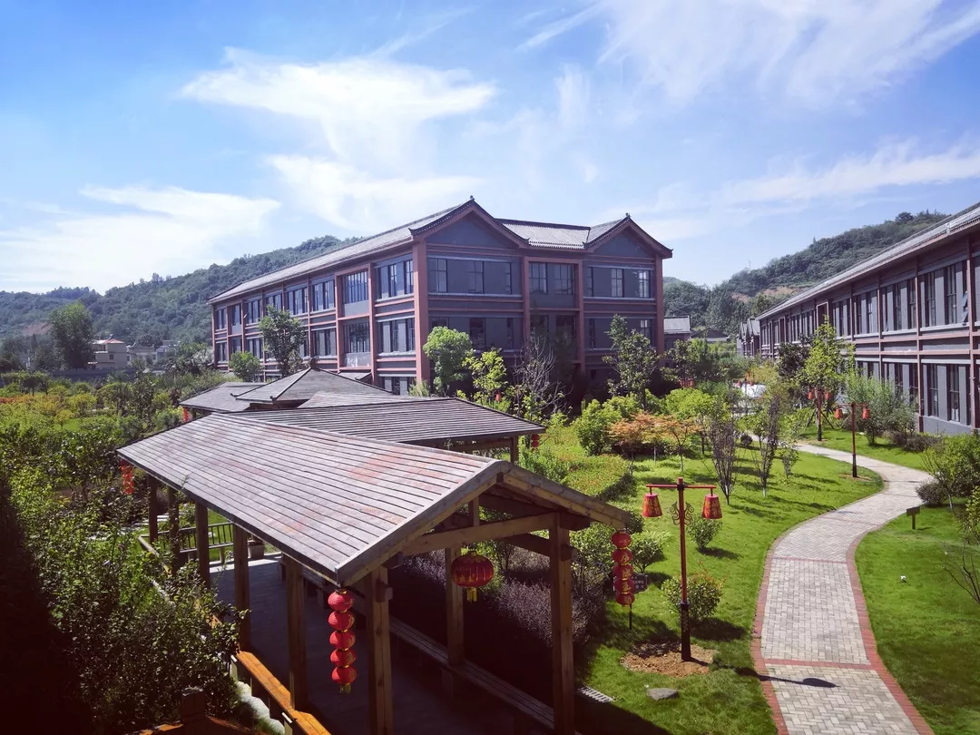 好消息,湖北十堰郧阳鲍峡镇莲花寨升级为国家级3a景区!