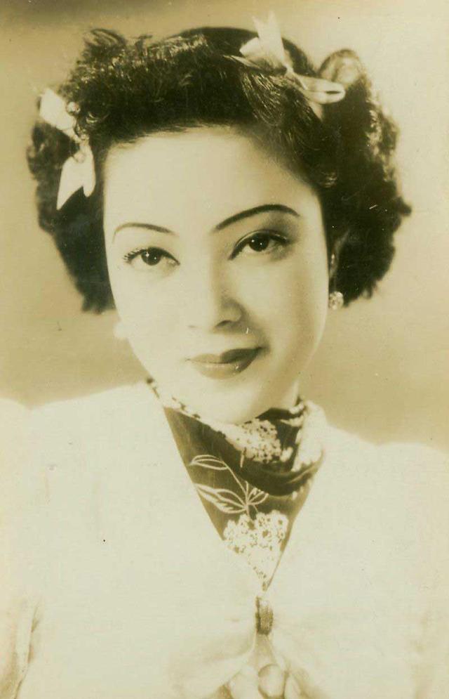 作词:吴村 作曲:陈歌辛 演唱:姚莉 姚莉 04《月圆花好》1941年,电影