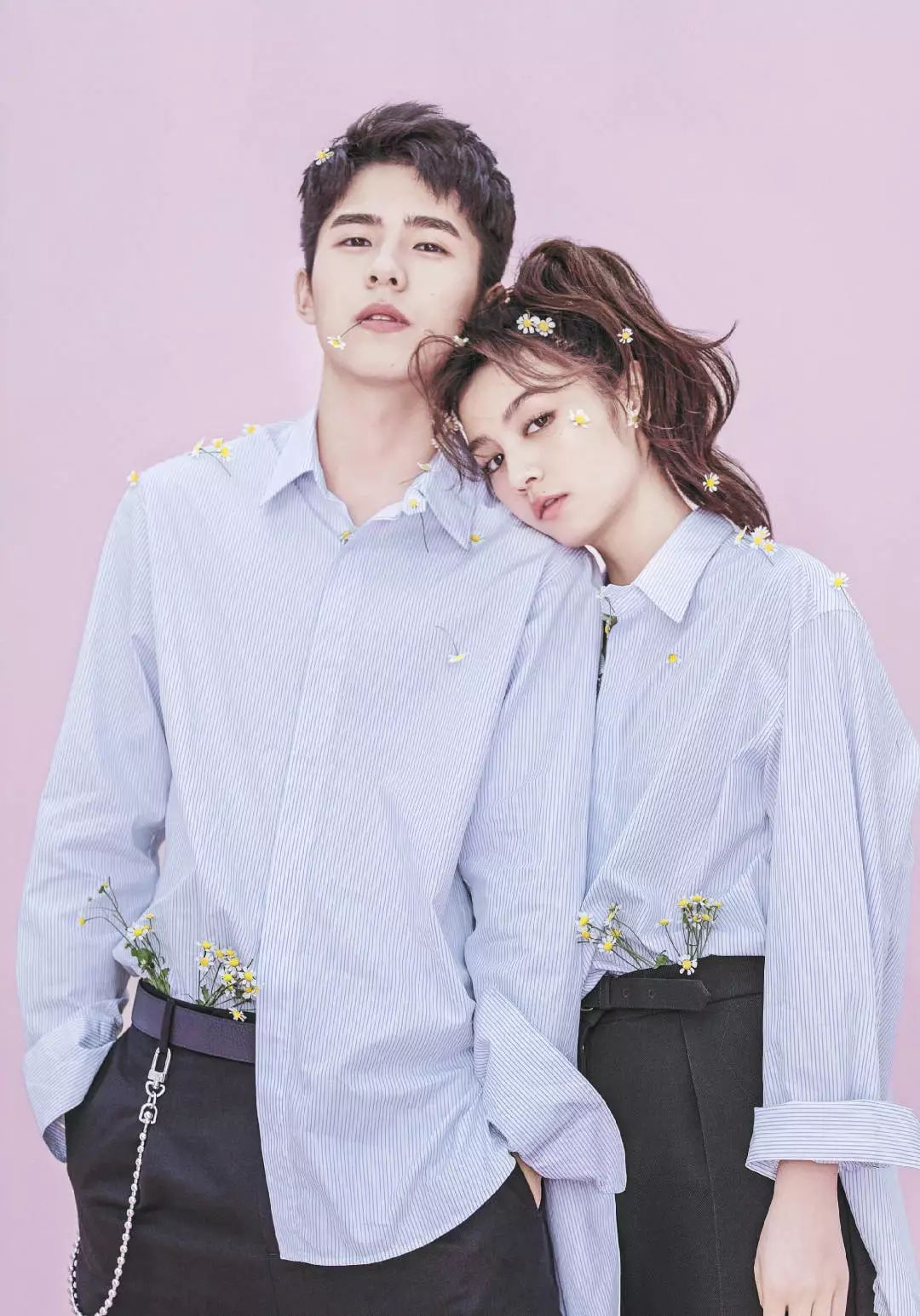 情侣正确的穿搭姿势狠狠撒把高级狗粮