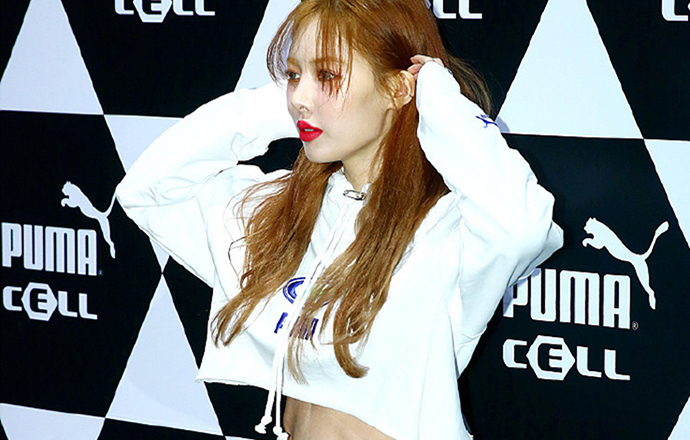 大秀腹部代言puma的泫雅又晒好身材