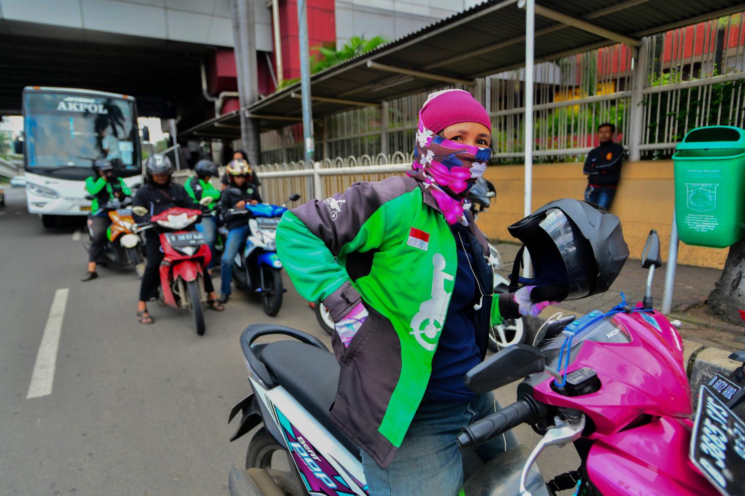 《我被遗忘在爪哇国》之《摩托车》(六)__凤凰网