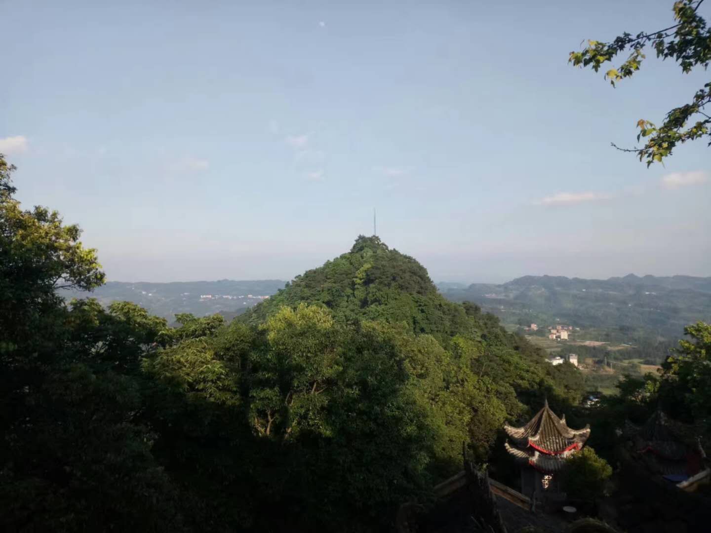 三月来巴南圣灯山看云雾缭绕