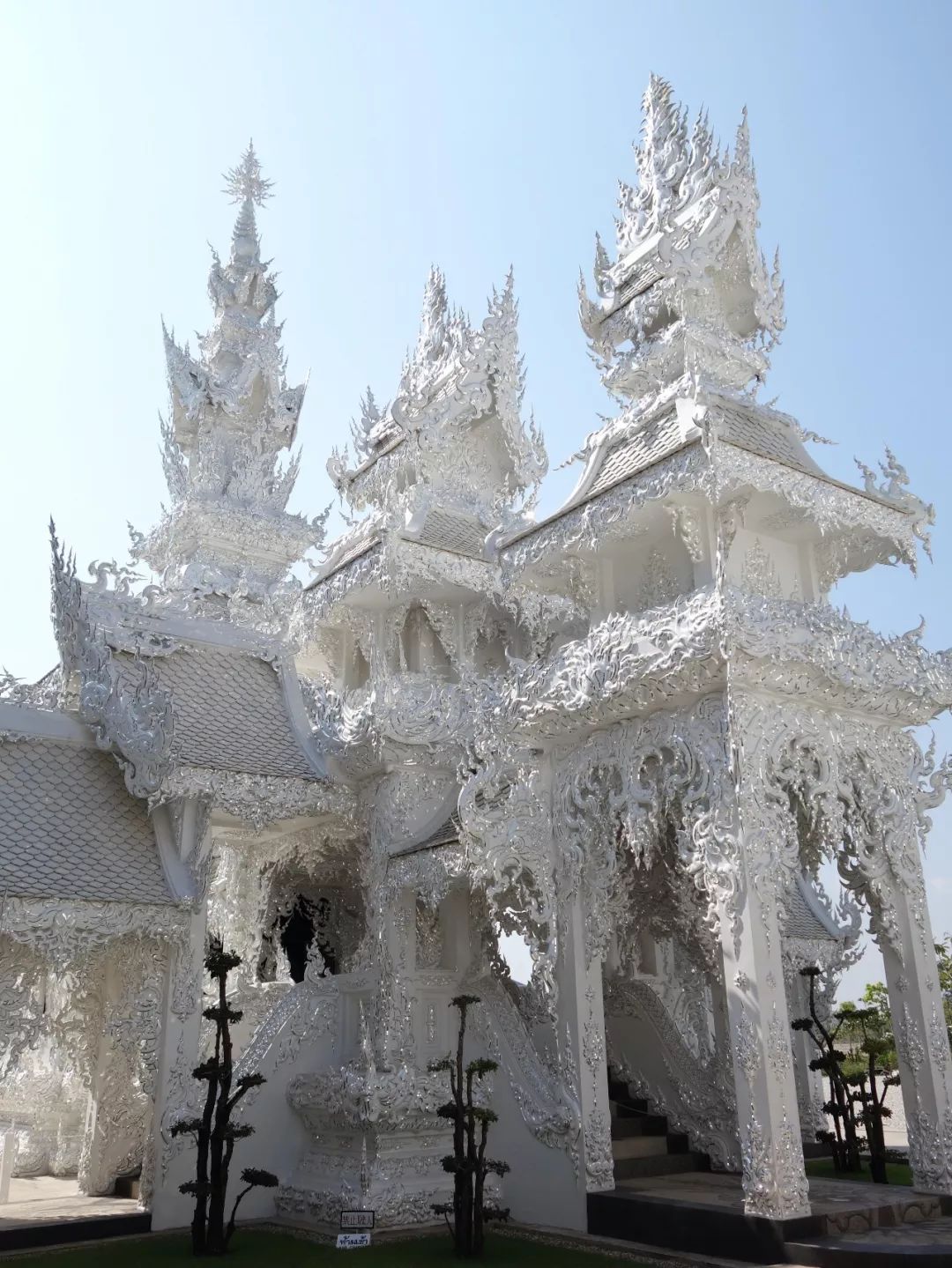 泰国清莱的白龙寺, 是世界上又一个独一无二的寺庙