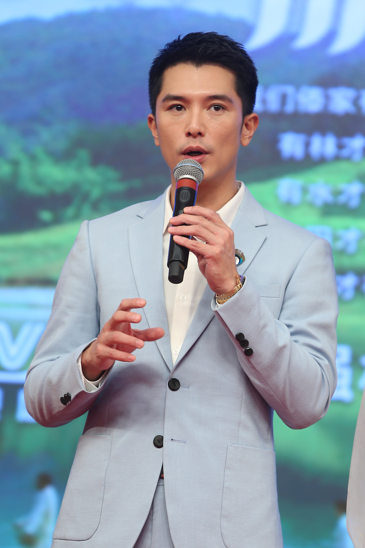 《让我听懂你的语言》在北京举行了开播发布会,该剧主演邱泽,陆怡璇