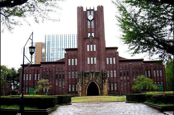 儿玉源太郎 由于这种出身背景,尾崎秀实家境虽然贫困,但还是能进入