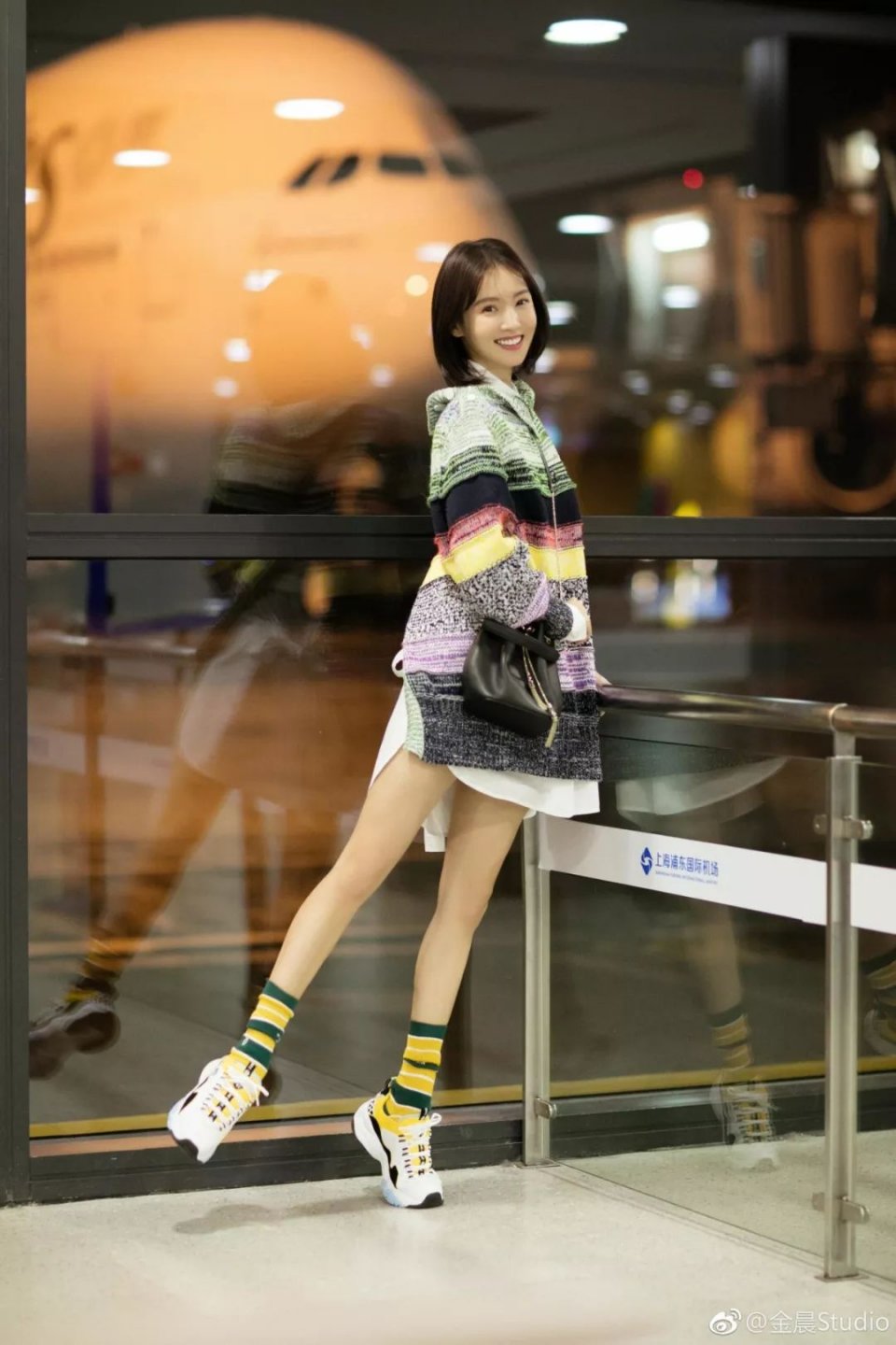 健身运动样样行长腿女孩金晨华丽上线