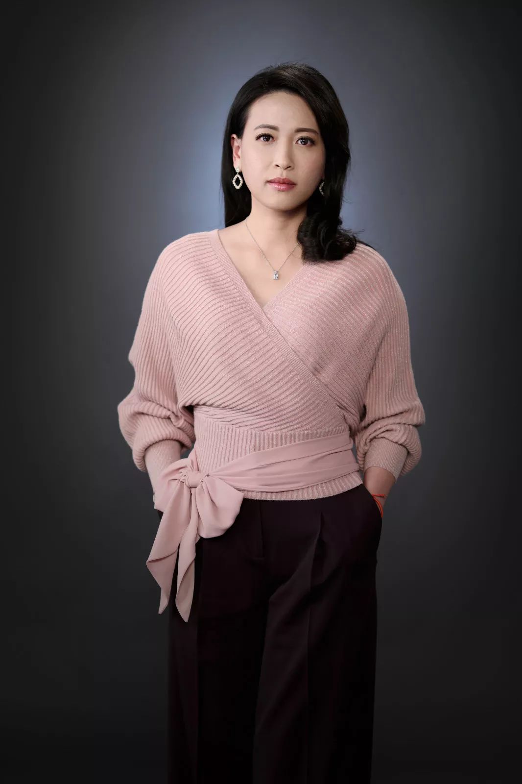 本周福利凤凰卫视主持人官方照第一弹