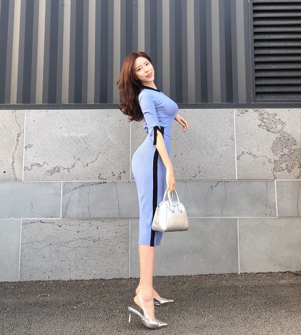 韩国最火超模再发ins美照惹火身材让男网友纷纷热议