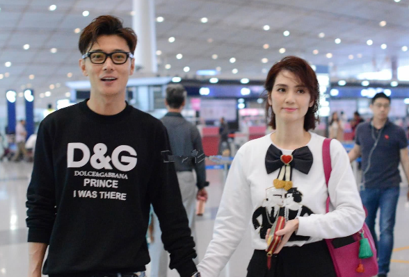 张丹峰与经纪人毕滢又添实锤网友心疼洪欣同时也表示不理解