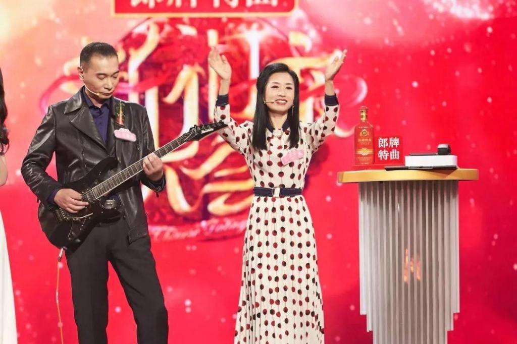 新相亲大会白富美杨玲因为优秀被灭灯你怎么看