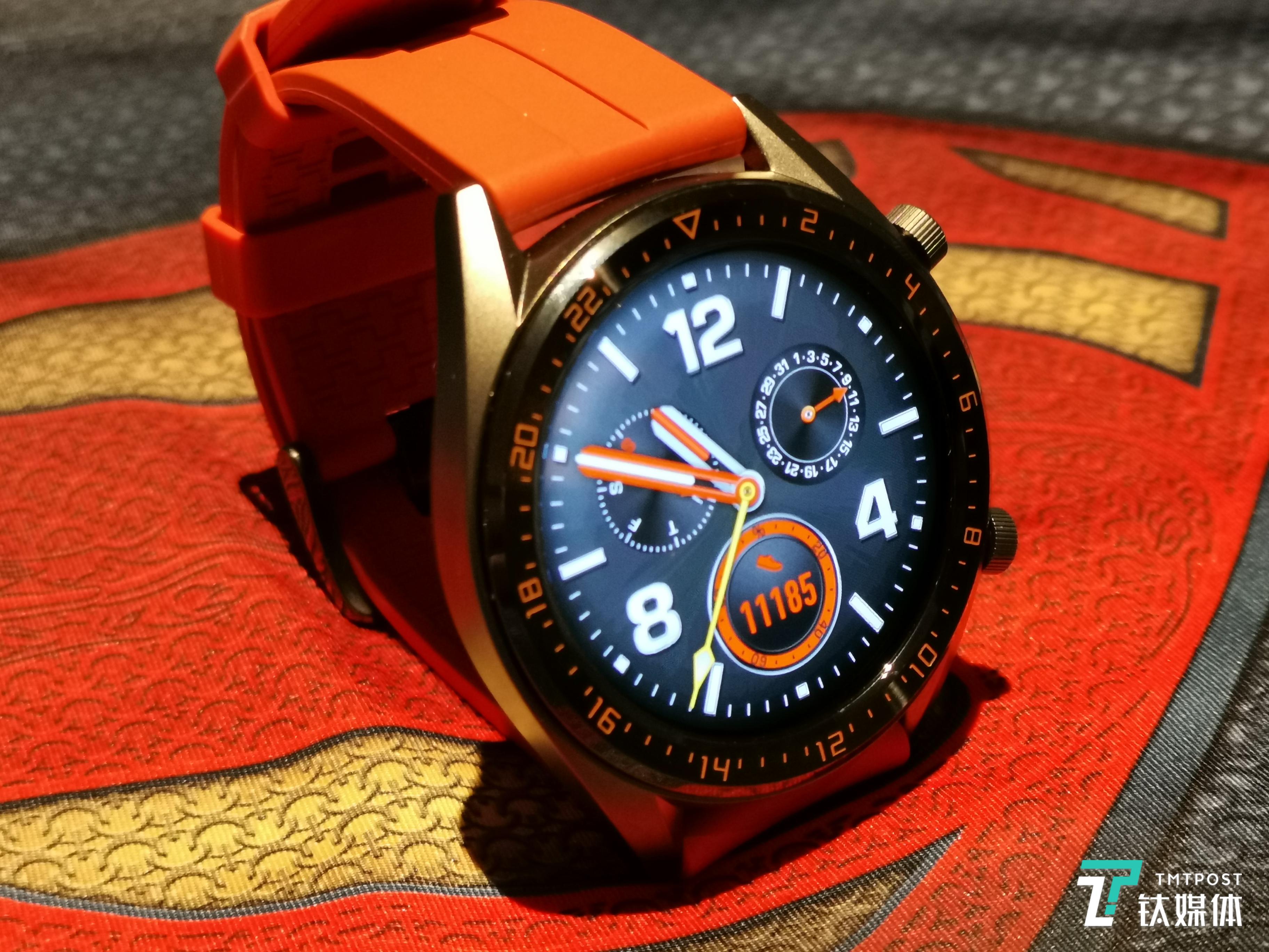 4月初华为在国内p30发布会上,发布了最新款的huawei watch gt智能手表