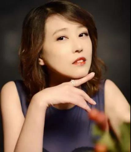 自从王祖贤和钱琦分手后,她就移民了.现在她