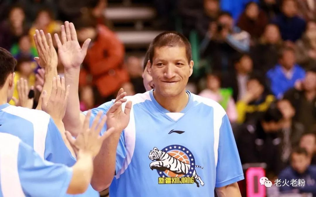 男篮巴特尔现状退役涉足影视圈大女儿成美人小儿子英俊帅气