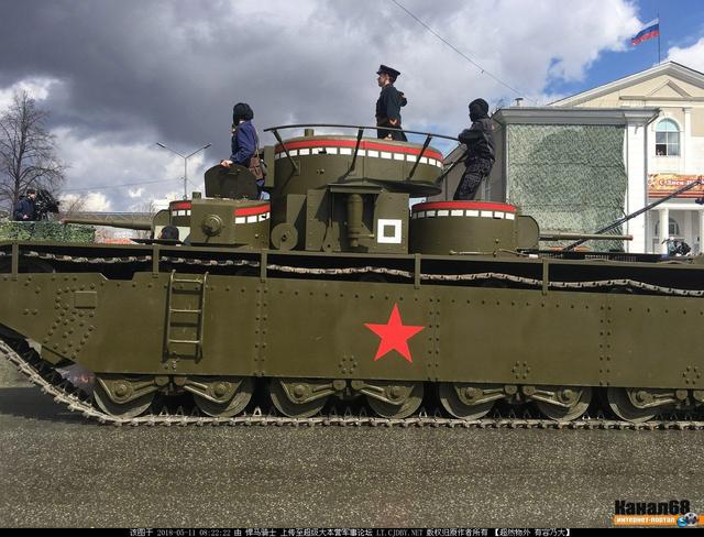 俄胜利阅兵不惜血本:古董级战车组成装甲洪流?