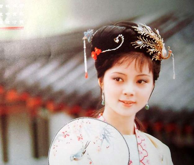红楼梦的三大美女,哪个最适合谈恋爱?现在流行薛宝钗