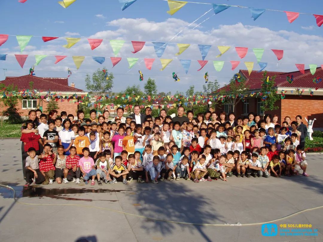 乌鲁木齐村18个春秋一同走过中国sos儿童村35年纪念特辑