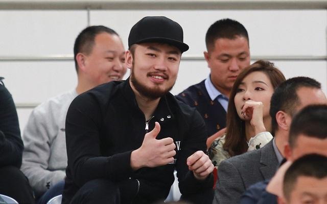 一口气签下三名中国男篮大牌球员,睢冉要打造国内最大经纪团队!__凤凰网