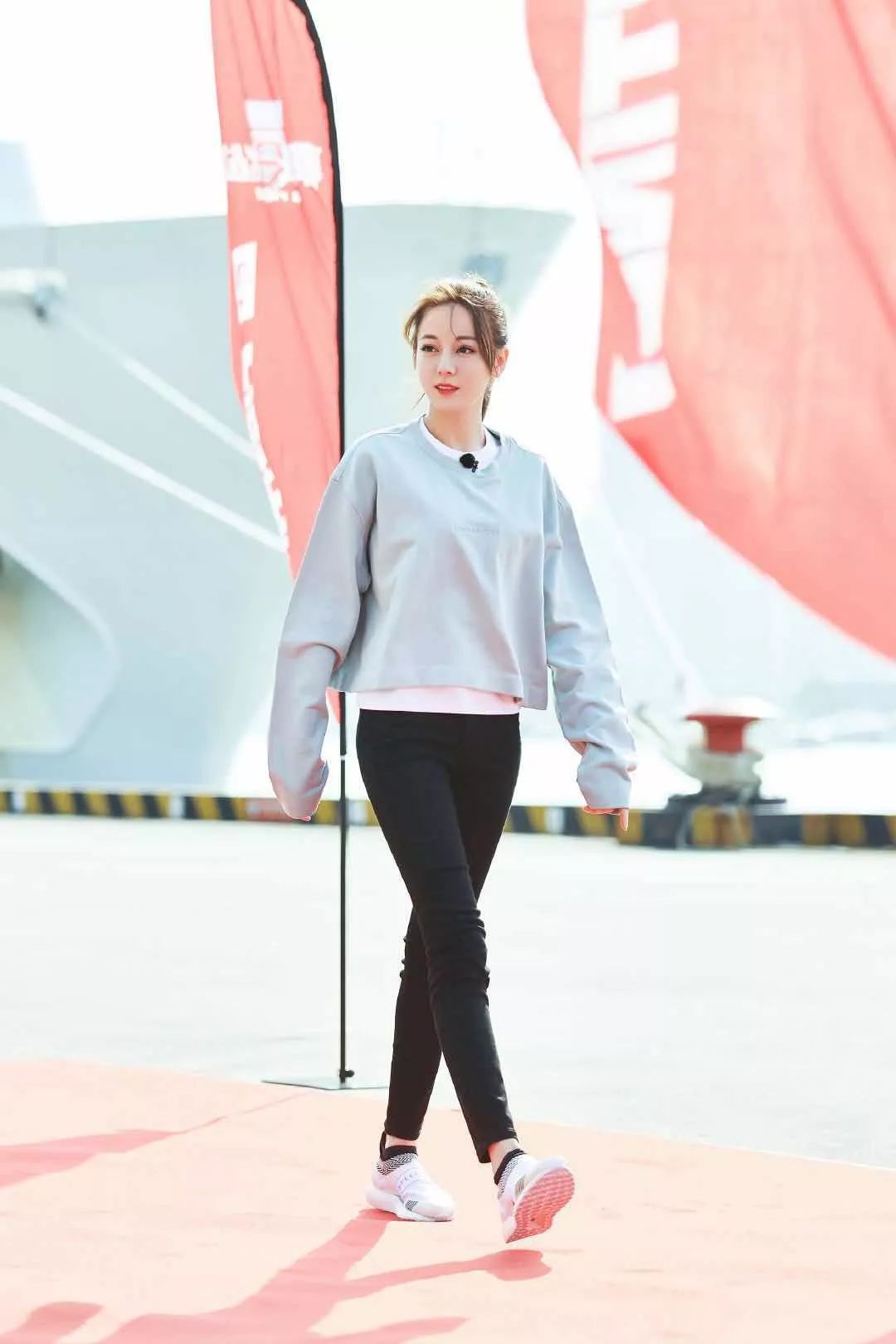 红毯上锦衣华服的明星私底下居然喜欢这样穿