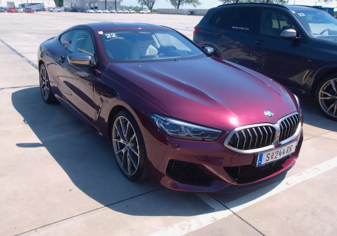 当宝马m850i配上暮光紫橄榄石绿谁更显尊贵