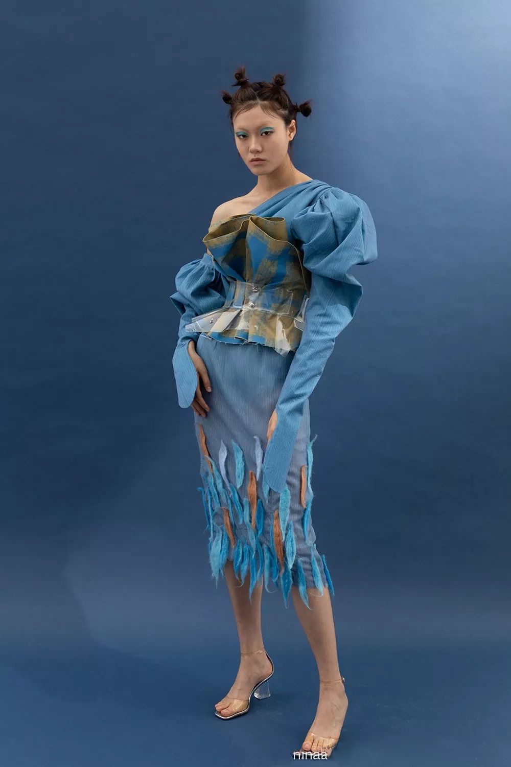 模特王卓时尚大片演绎极度魅惑