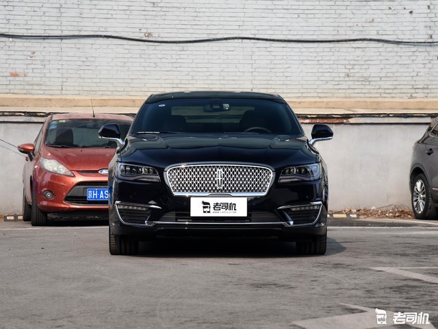 每天一款实拍车 小哥带你看林肯mkz