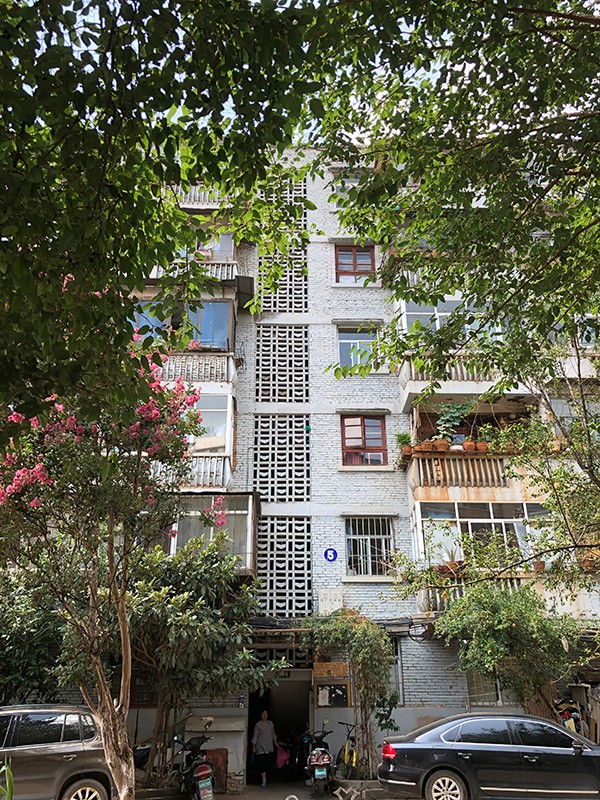 孙小果母与继父曾住昆明别墅,名下公司价值达千万元_凤凰网资讯_凤凰