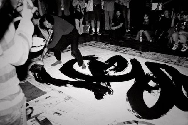 他乱写书法被狂喷为丑书,他改成乱画却被赞美,一幅破画卖12亿