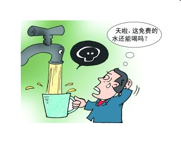 尚宏路雨润星雨华府小区业主家自来水频频泛黄 到底咋回事