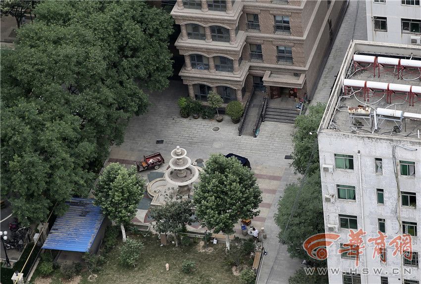 今日上午,西安浐灞生态区管委会将组织拆除新房村一处6层高豪华违建