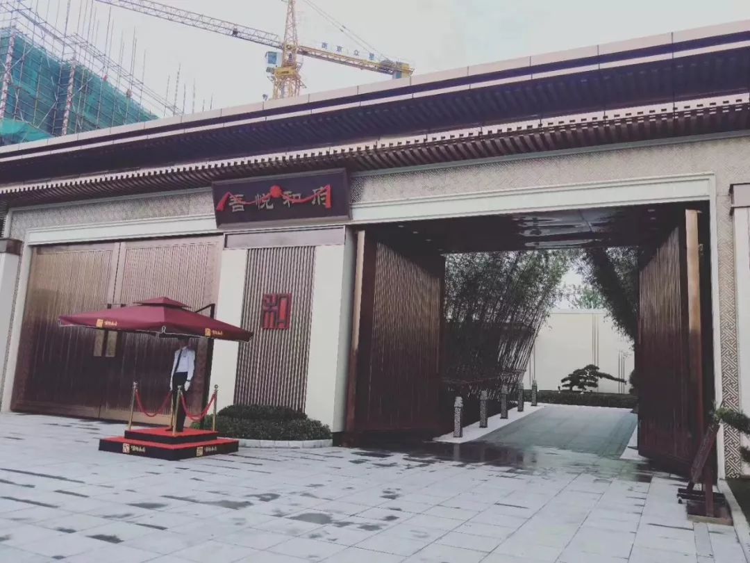 不由地感慨,吾悦和府果然不负众望,兴化高端社区,顶级豪宅名副其实