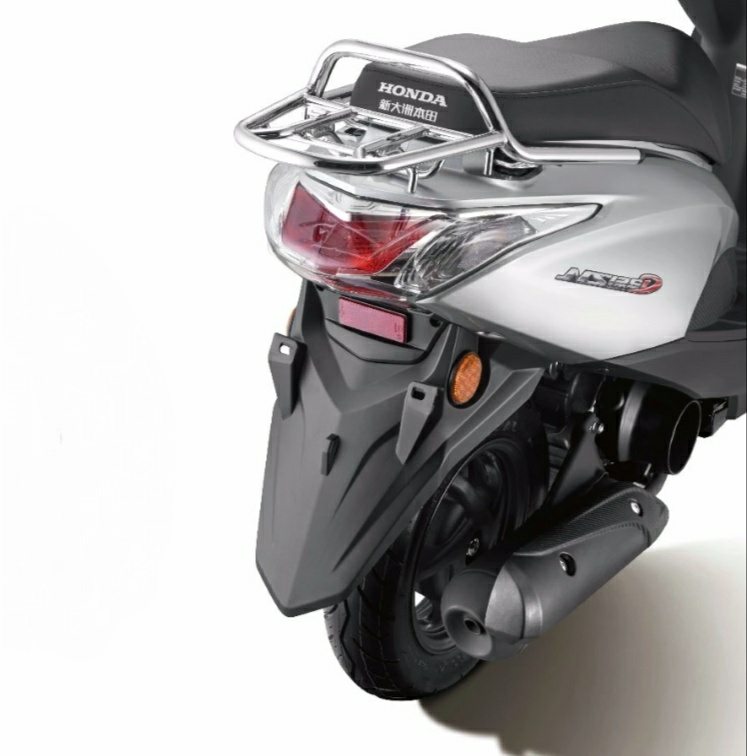 新大洲本田推出国四踏板摩托,pgm电喷,usb接口,价格是亮点__凤凰网