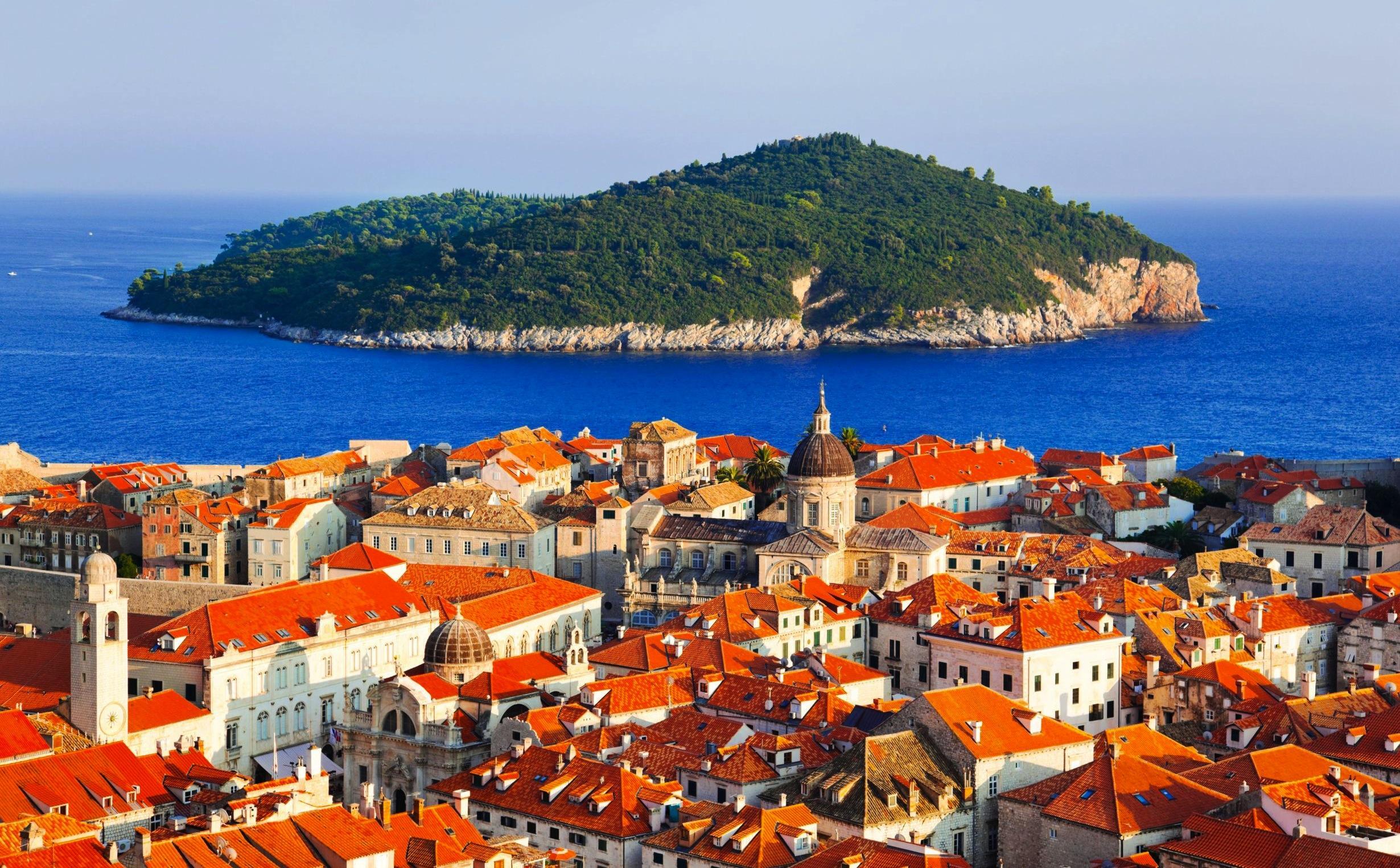 一半海水,一半古城,让我们一起去巴尔干寻找战火后的美丽