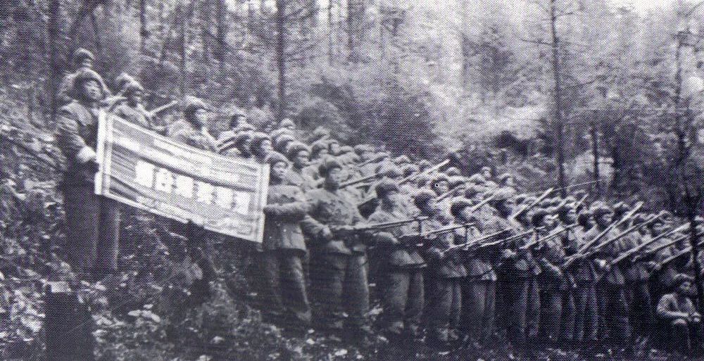 烟台峰英雄连冲锋号声永远嘹亮