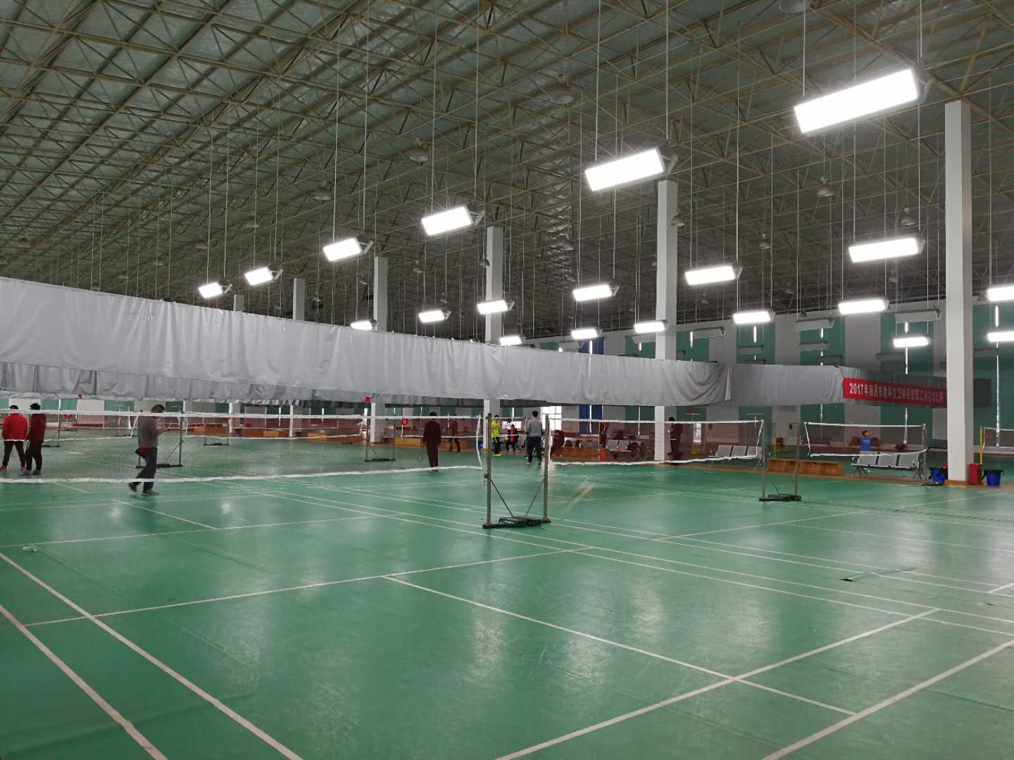 眩光是羽毛球照明的毒瘤?