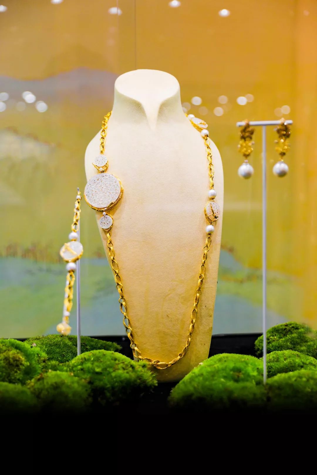 穿越时空的千载技艺东方珠宝华耀卢浮中国皇家珠宝前世今生展绽放世界