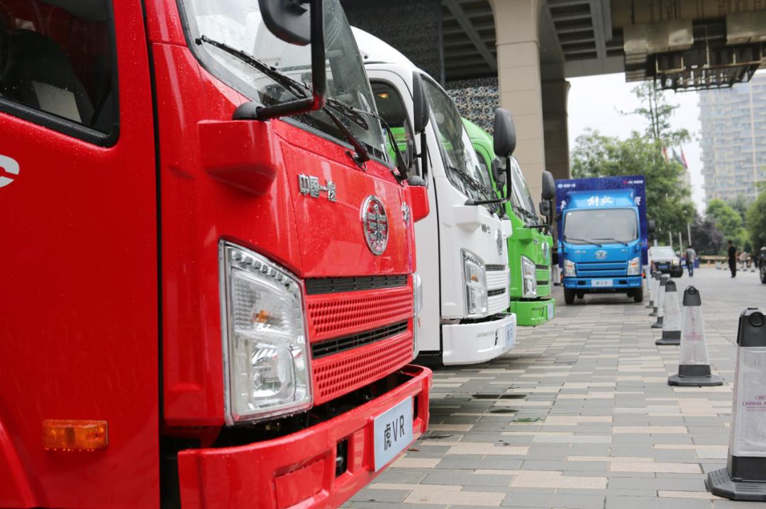 更轻更智能,标载时代的典范作品:解放虎vr蓝牌轻卡最全解读__凤凰网