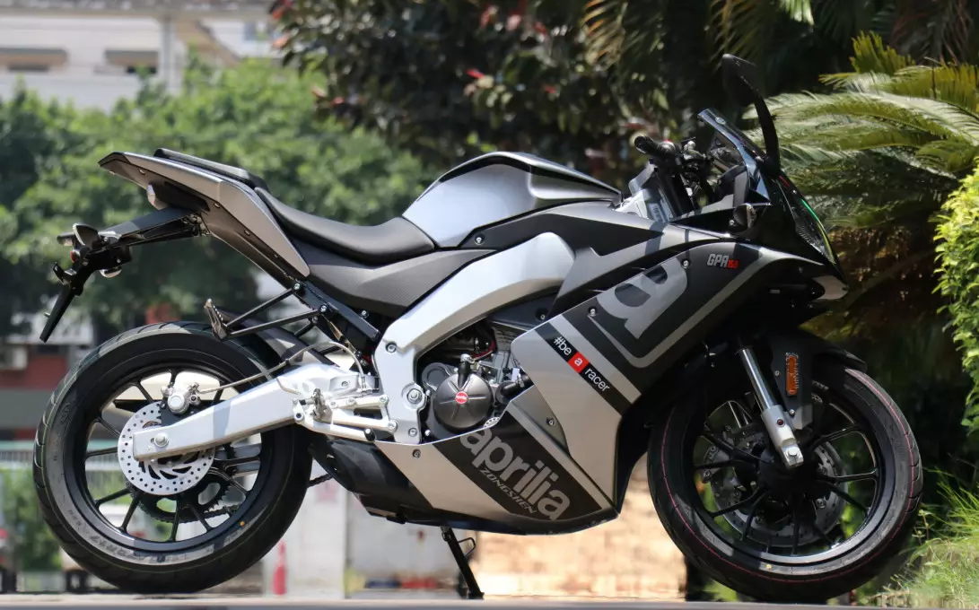 这款摩托号称地表最强150,动力碾压200车型,配15.4l油箱__凤凰网