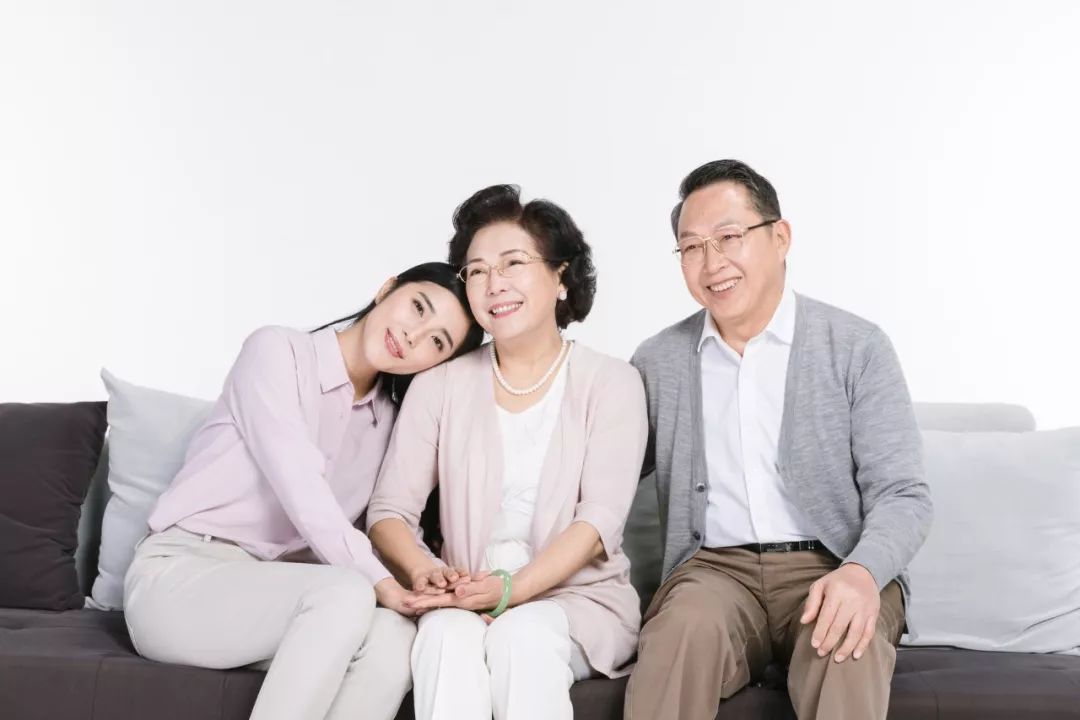 “不敢病、不敢穷、不敢远嫁”？深圳这批独生子女快撑不住了…__凤凰网