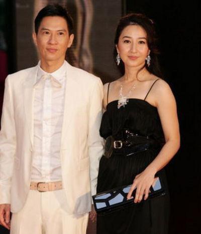 张家辉全家福近照妻子为他甘愿息影女儿像爸爸