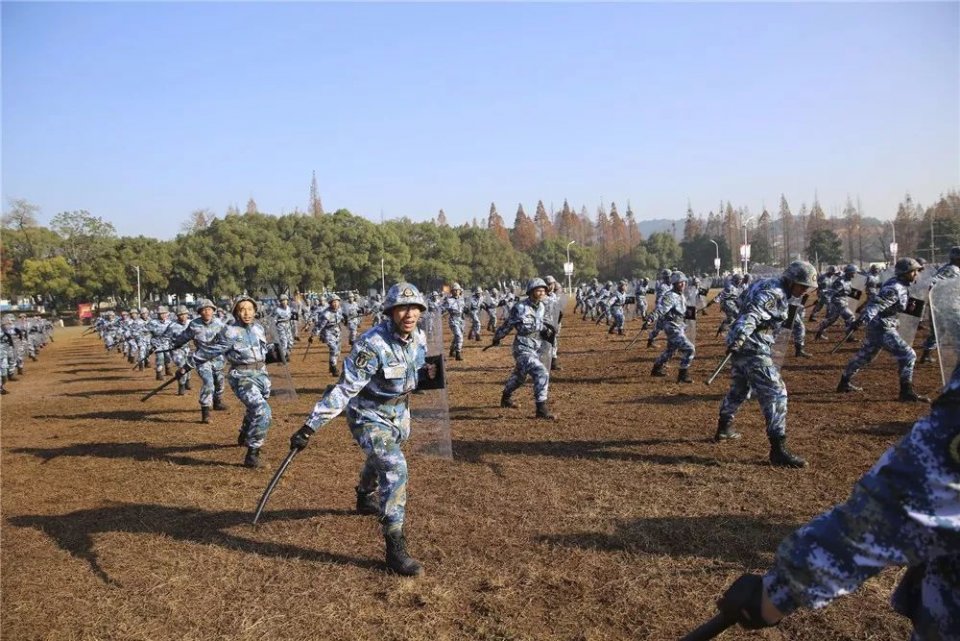 三个月前,带着父母,亲人的嘱托,这群有志青年怀揣献身国防的强军志愿